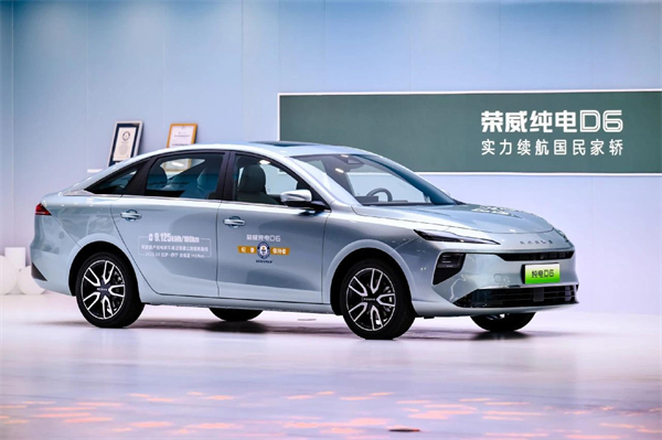 四維裂變重構增長邏輯，上汽亮出頭部車企轉型進化新樣本