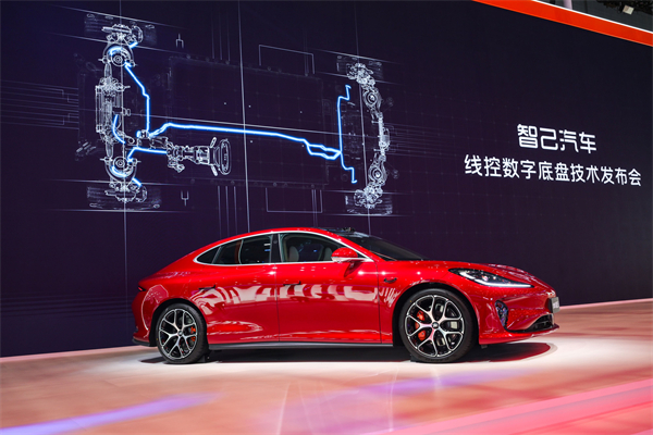 智己汽車發(fā)布線控?cái)?shù)字底盤技術(shù)，今年下半年率先量產(chǎn)上車線控底盤 開(kāi)啟“具身智能”新時(shí)代